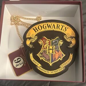 Hogwarts Crest Crossbody Bag with Gold Chain